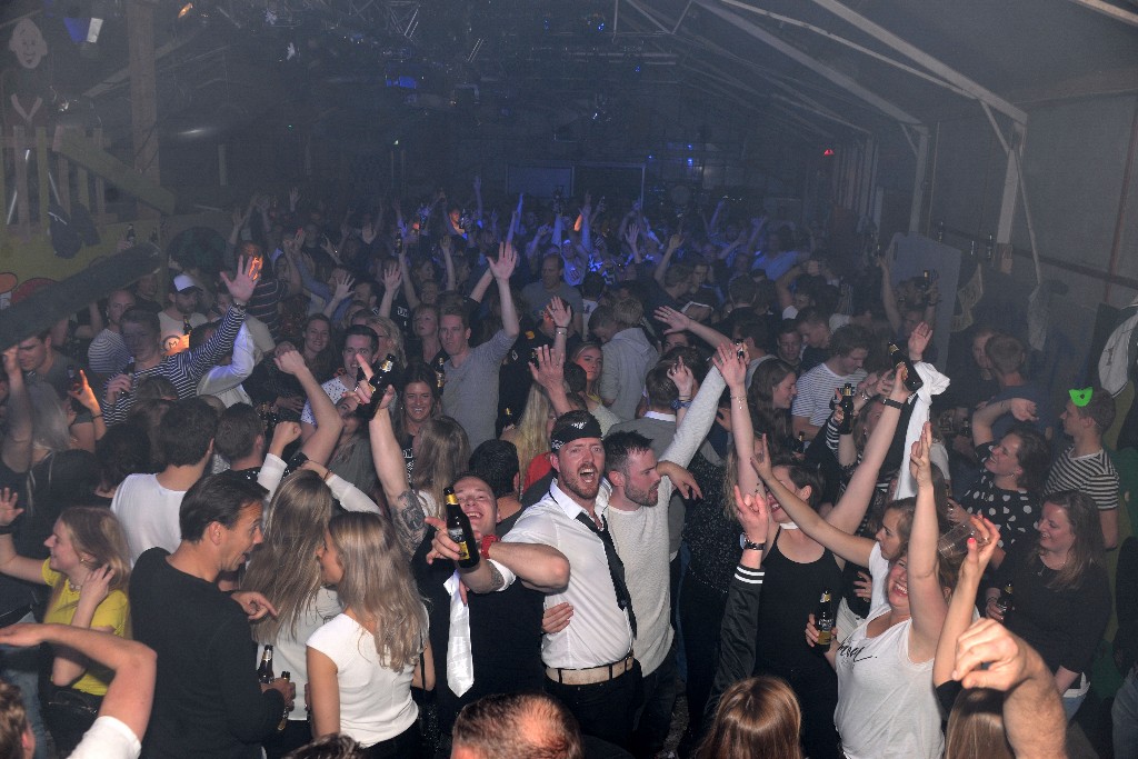 ../Images/Feest zonder naam 2019 150.jpg